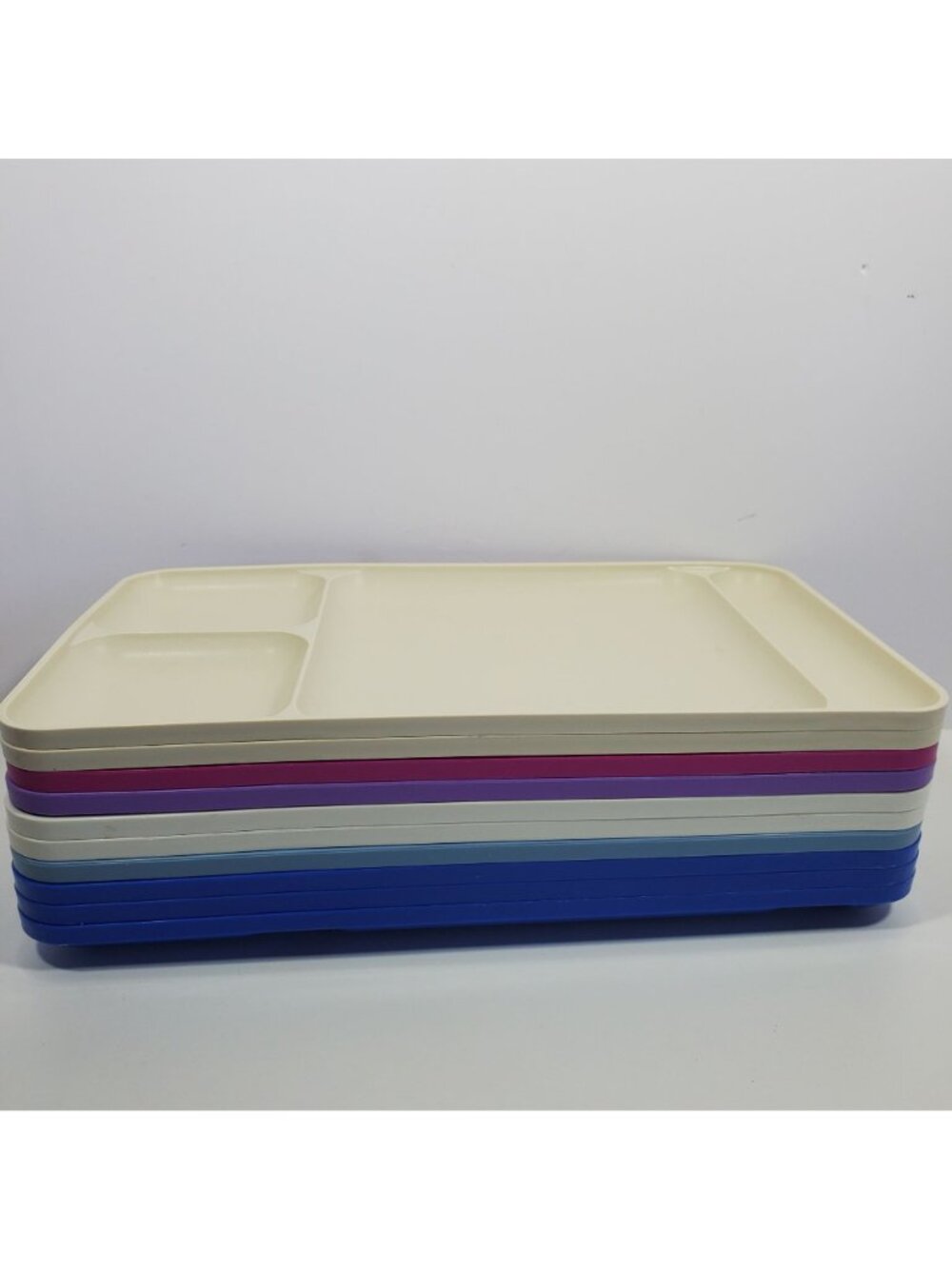 Tupperware Lunch Trays 10 Divided Dinner Camping Blue Cream Purple 1535 Vintage - Picture 9 of 11